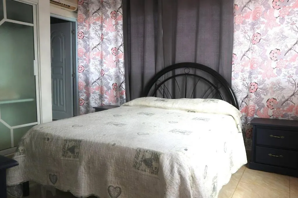 アパート Encantador Apartamento Con Agua Caliente サントドミンゴ