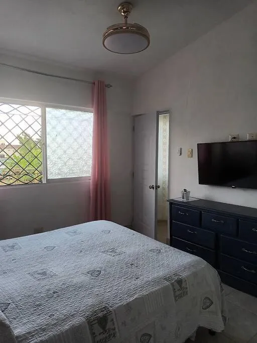 アパート Encantador Apartamento Con Agua Caliente サントドミンゴ